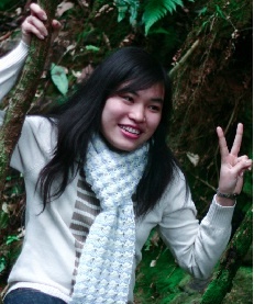 Huyen Le portrait - 5th year CS PhD student