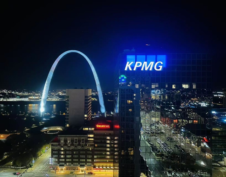 The Gateway Arch over St. Louis at night.