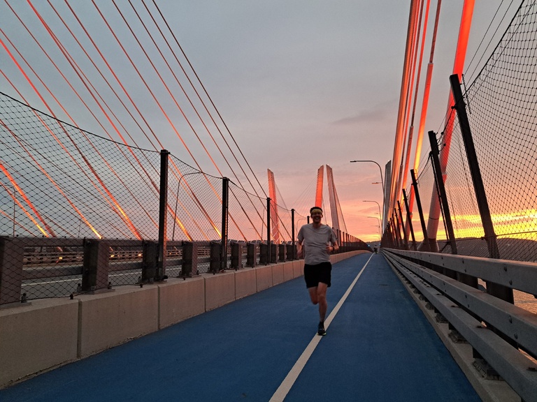 Erik Krohn running in Budapest