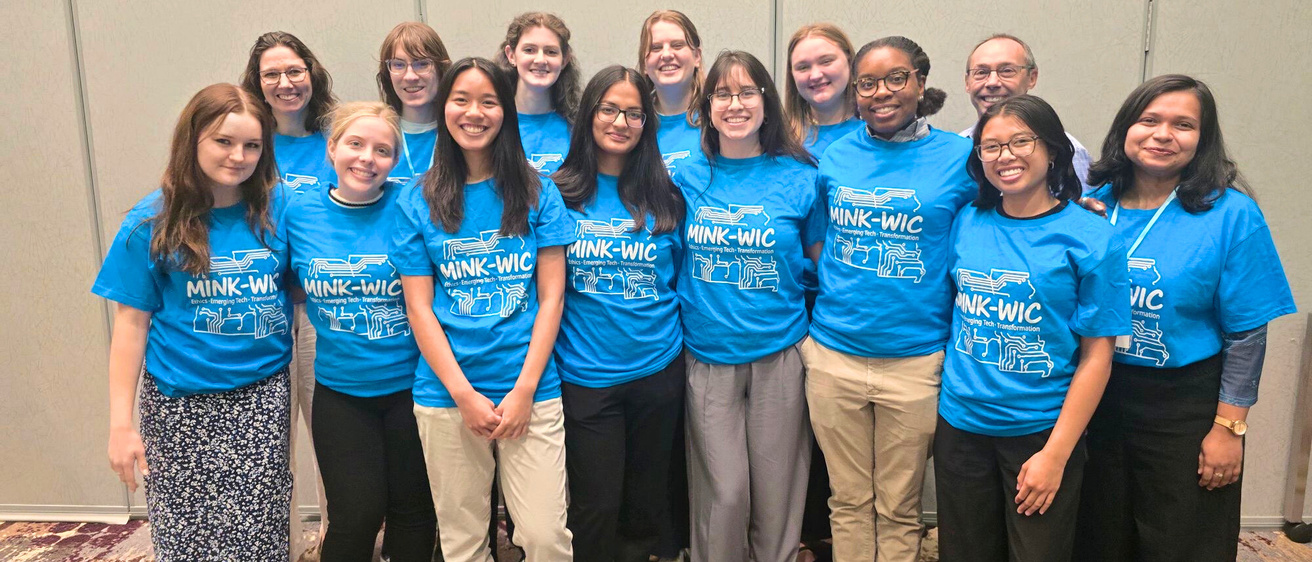 Group photo of UIOWA students and faculty together