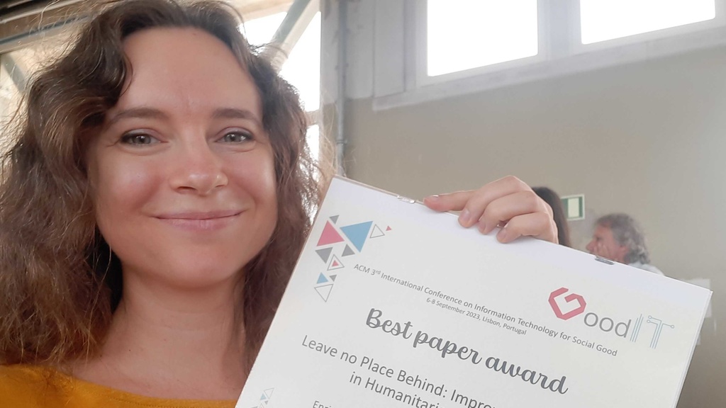 Yelena Mejova portrait with ACM GoodIT Best Paper Award - Source: X